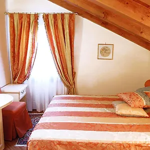 Residenza Ai Giardini 2*, Venezia Italia